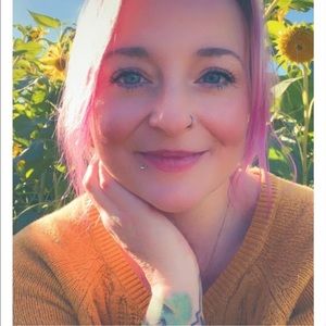 Meet your Posher, Alexis